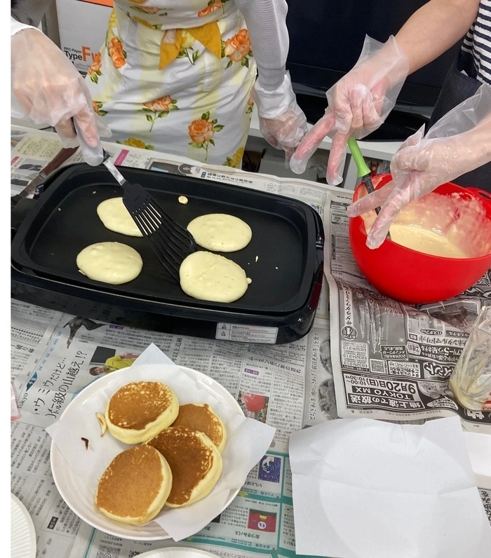 ホットケーキを焼いている様子